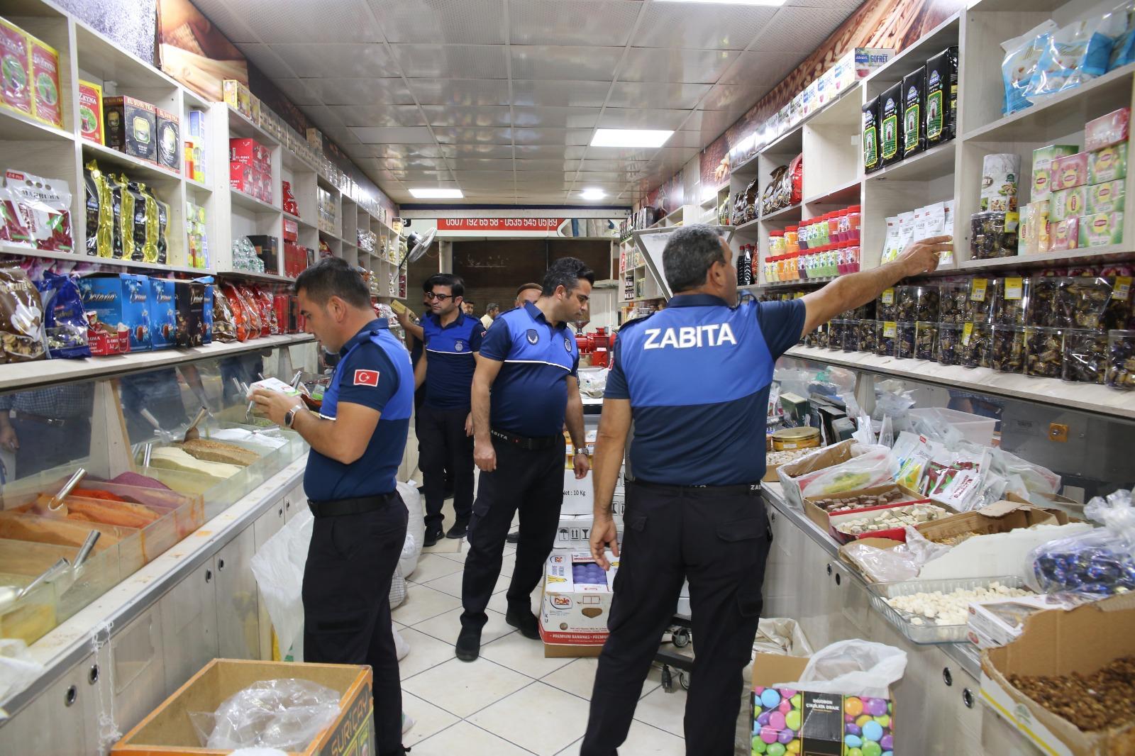 ZABITA EKİPLERİNDEN KALDIRIM İŞGALLERİNE SIKI DENETİM