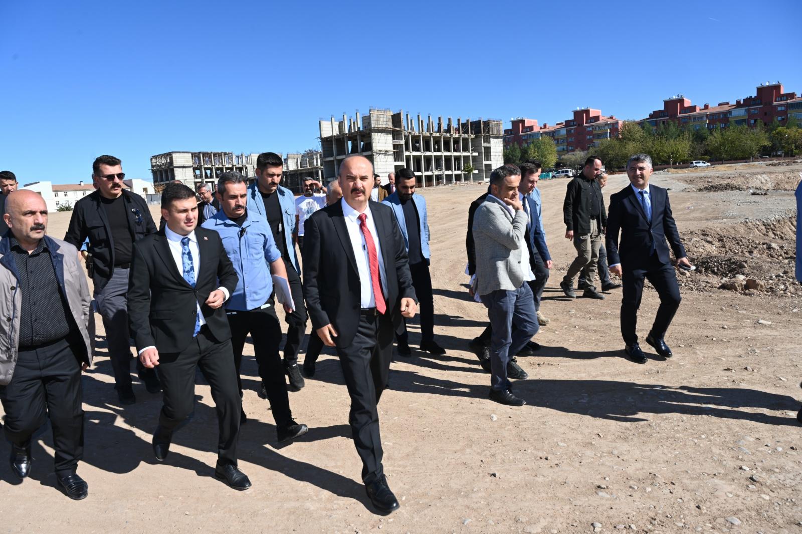 VALİ CANALP SAHA İNCELEMELERİNDE BULUNDU