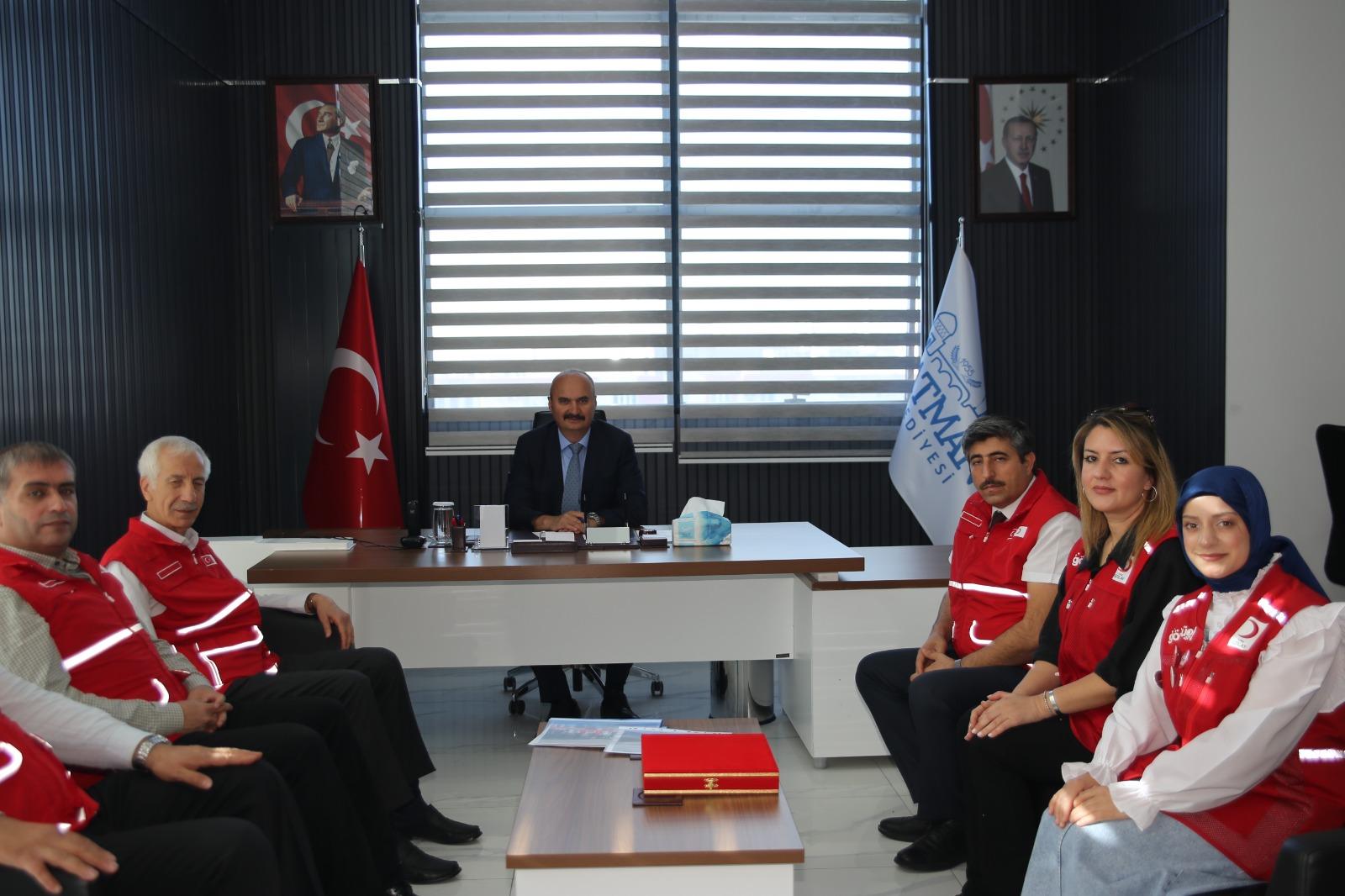 VALİ CANALP, KIZILAY HEYETİNİ KABUL ETTİ