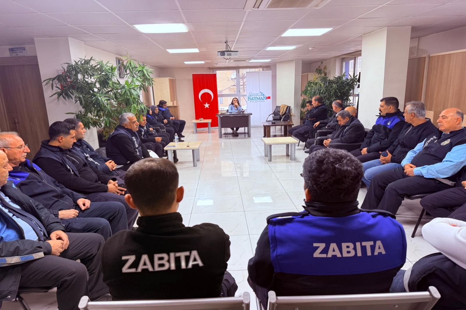 BATMAN BELEDİYESİ'NDEN 25 KASIM KAPSAMINDA “ŞİDDET VE ŞİDDET TÜRLERİ İLE KADES UYGULAMASI” BİLİNÇLEN