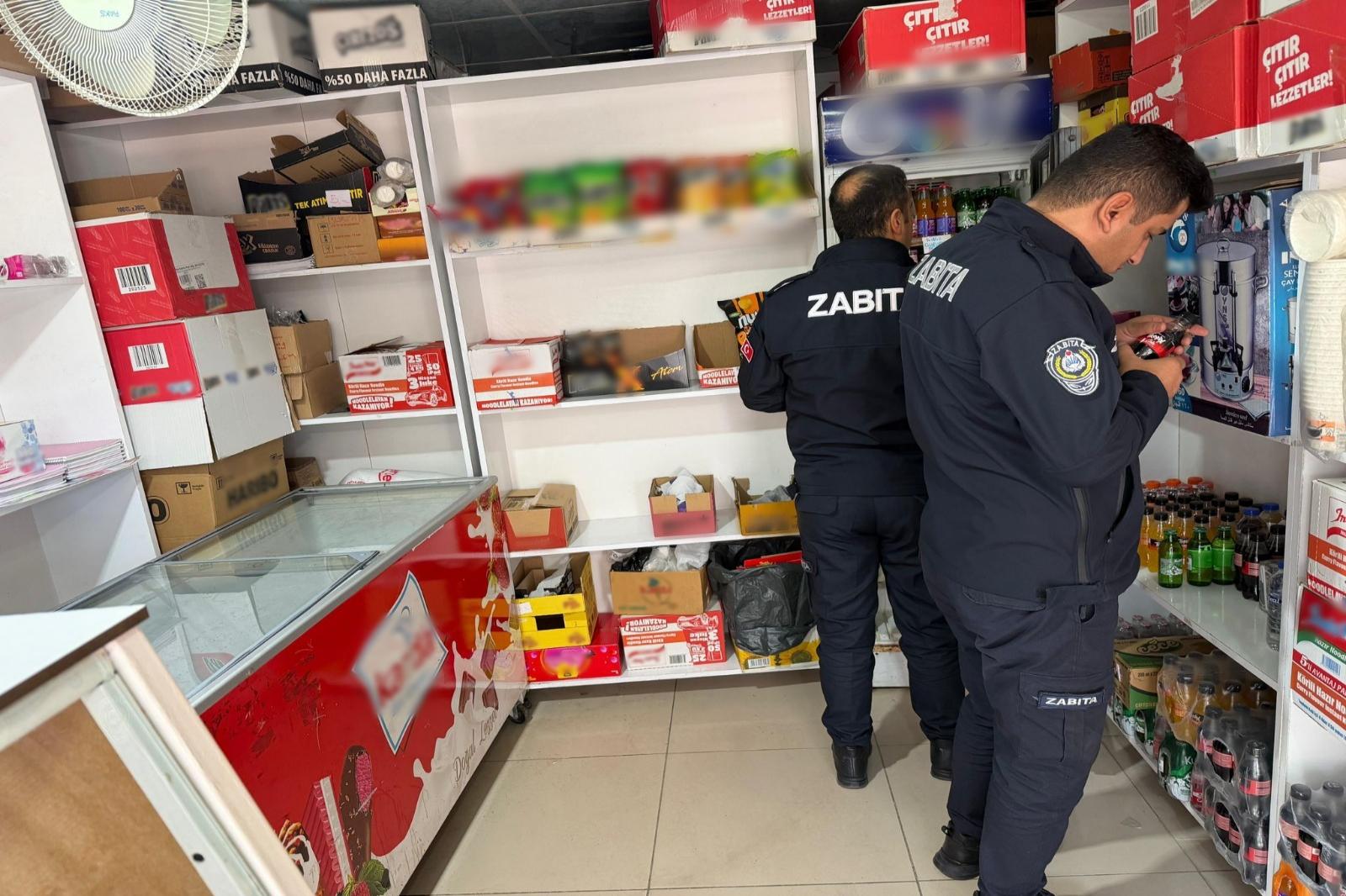 ÖĞRENCİLERE TÜTÜN MAMULLERİ SATILMAMASI KONUSUNDA ESNAF BİLGİLENDİRİLDİ