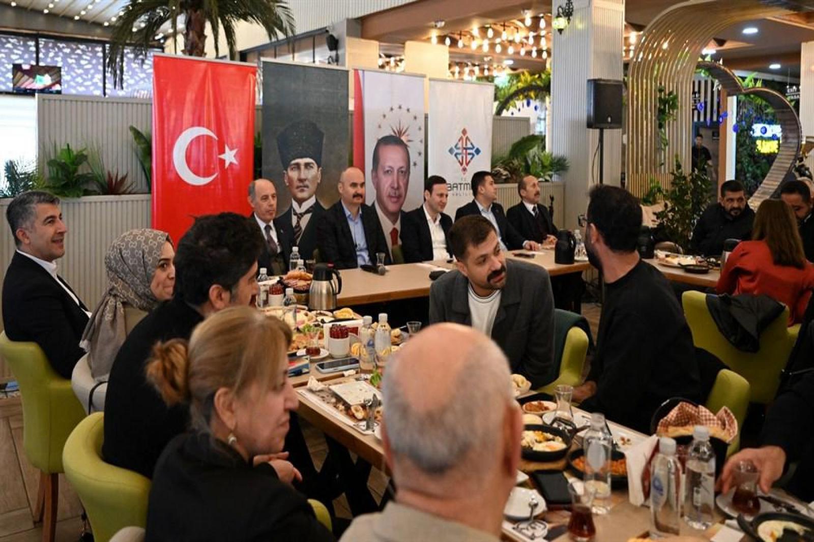 Vali ve Belediye Başkan Vekili Canalp,10 Ocak Çalışan Gazeteciler Günü’nde Basın Mensuplarını Ağırla