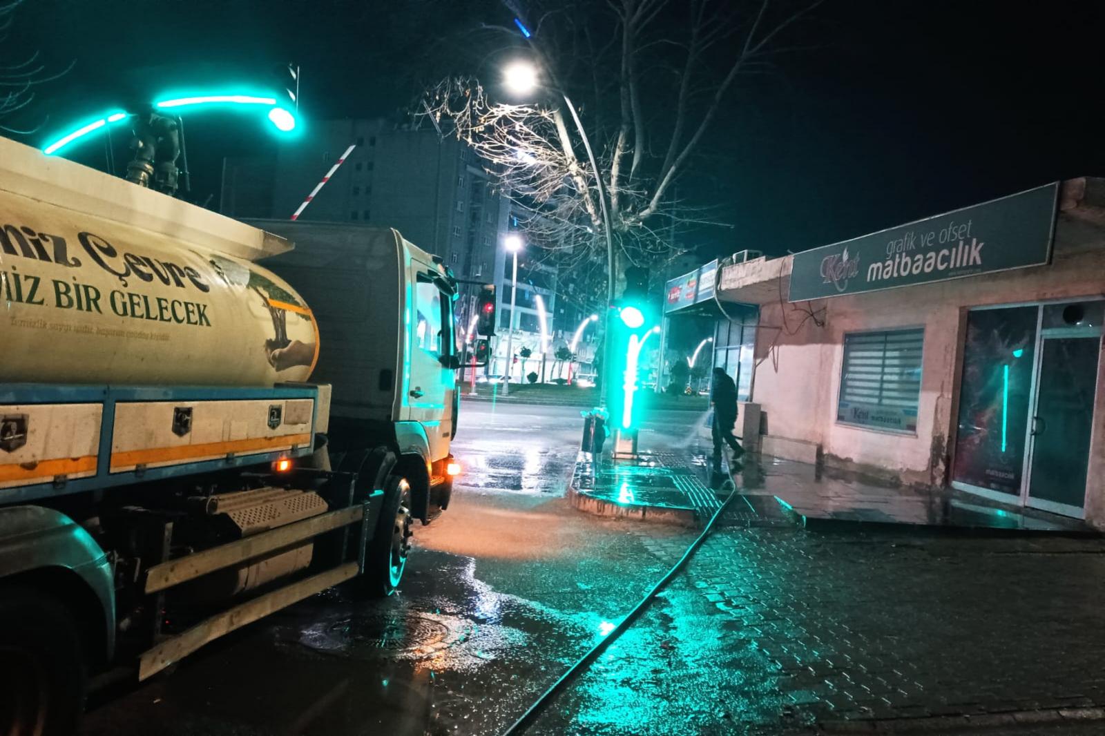 İSTASYON CADDESİNE DİP TEMİZLİĞİ