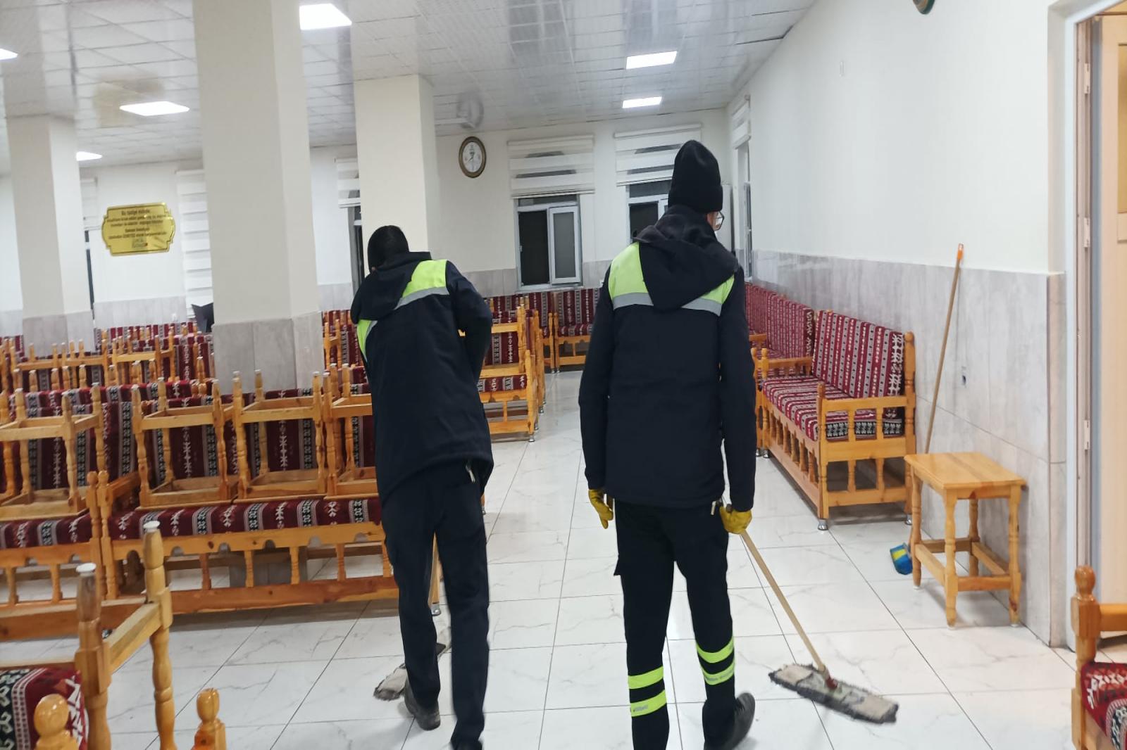 İFTAR YAPILAN ALANLARA TEMİZ DOKUNUŞ