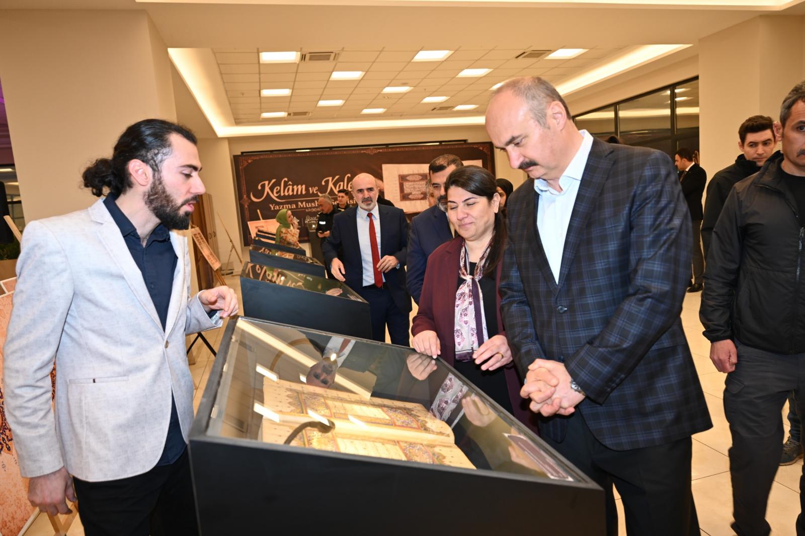 “Kelâm ve Kalem Yazma Mushaf Sergisi” Ziyaretçilere Kapılarını Açtı