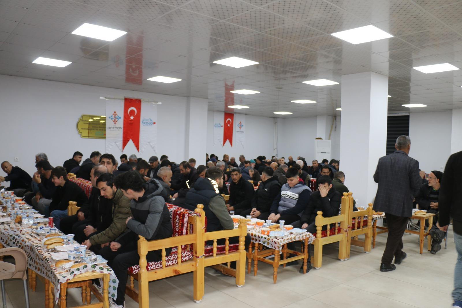 GÖNÜL SOFRALARI YENİŞEHİR MAHALLESİ’NDE DEVAM ETTİ